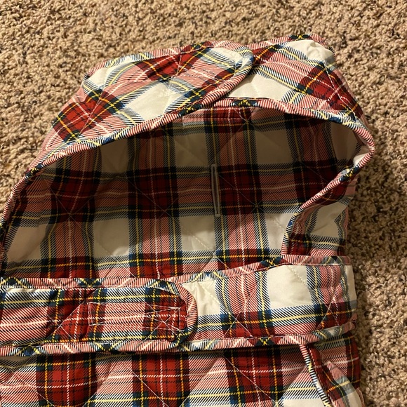 NWOT (never used) Medium size Dog winter plaid design puffy style jacket/vest - Picture 4 of 11